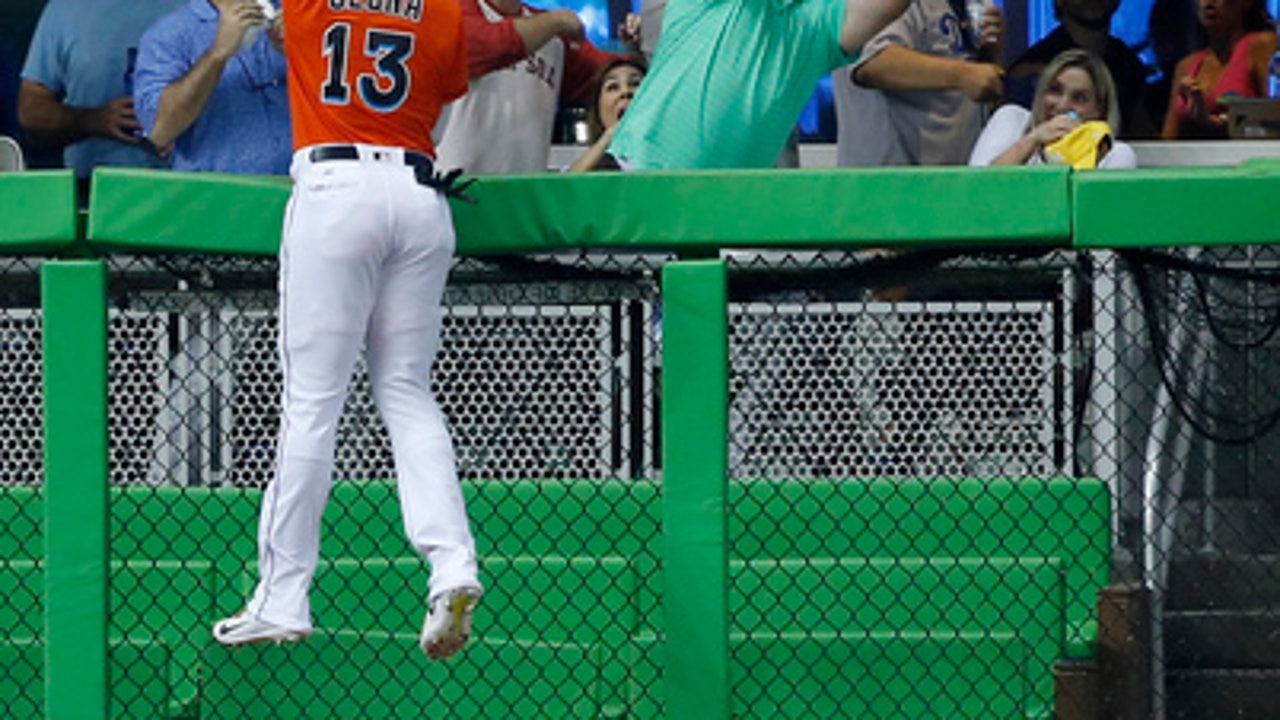Turner homers, Dodgers win 9th straight by beating Miami 3-2 (Jul 16, 2017)